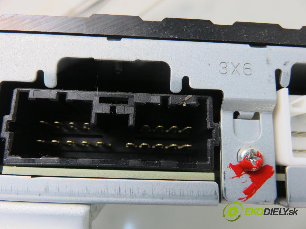 MITSUBISHI OUTLANDER III (GG_W, GF_W, ZJ) SUV 2014 60,00 2.0 Hybrid 4WD (GG2W) - Y61 0,00 Zosilňovač 8701A565 (Zosilňovače)