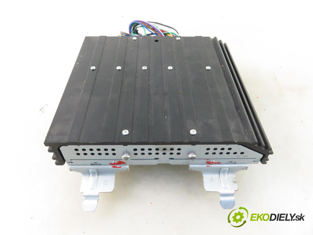 MITSUBISHI OUTLANDER III (GG_W, GF_W, ZJ) SUV 2014 60,00 2.0 Hybrid 4WD (GG2W) - Y61 0,00 Zosilňovač 8701A565 (Zosilňovače)