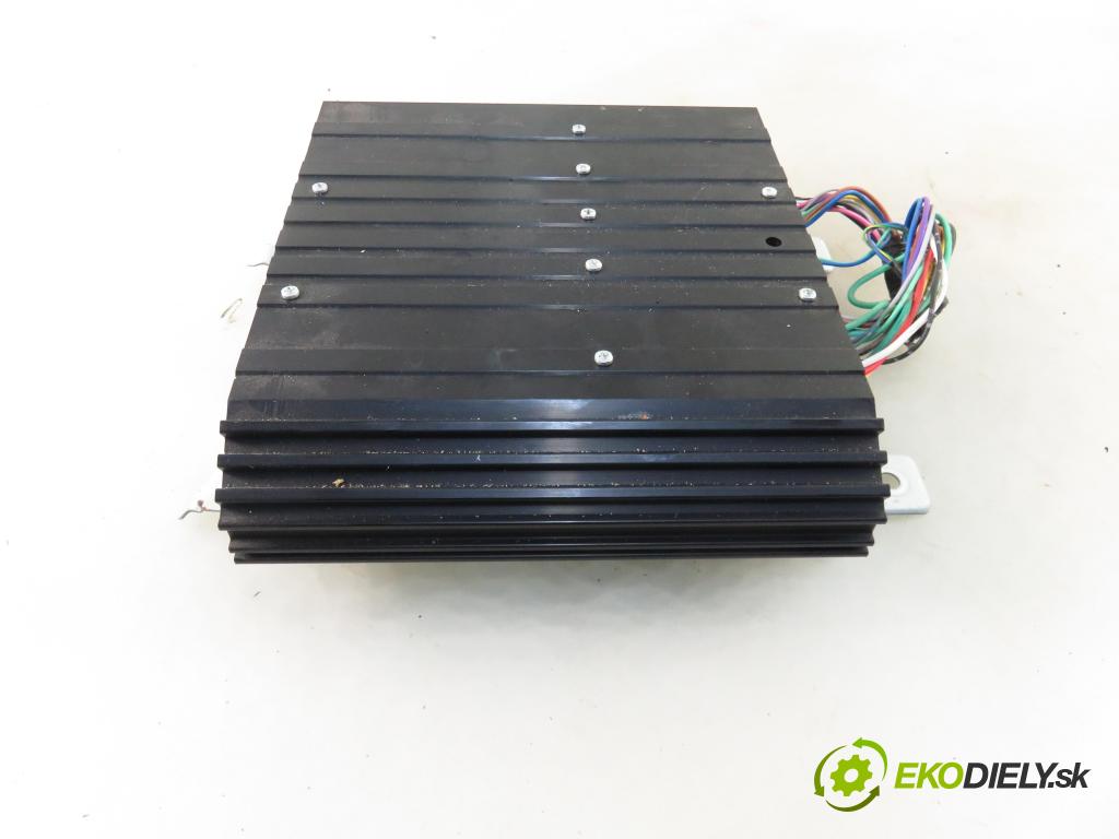 MITSUBISHI OUTLANDER III (GG_W, GF_W, ZJ) SUV 2014 60,00 2.0 Hybrid 4WD (GG2W) - Y61 0,00 Zosilňovač 8701A565 (Zosilňovače)