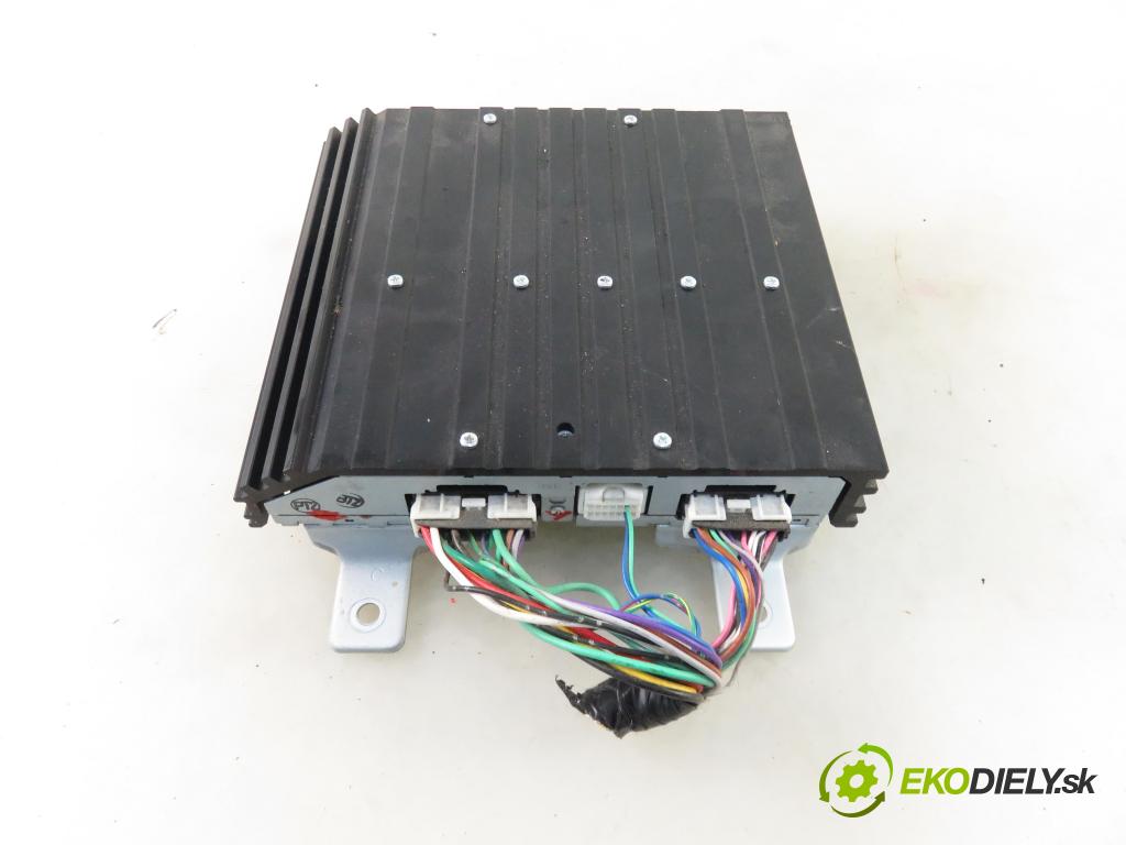 MITSUBISHI OUTLANDER III (GG_W, GF_W, ZJ) SUV 2014 60,00 2.0 Hybrid 4WD (GG2W) - Y61 0,00 Zosilňovač 8701A565 (Zosilňovače)