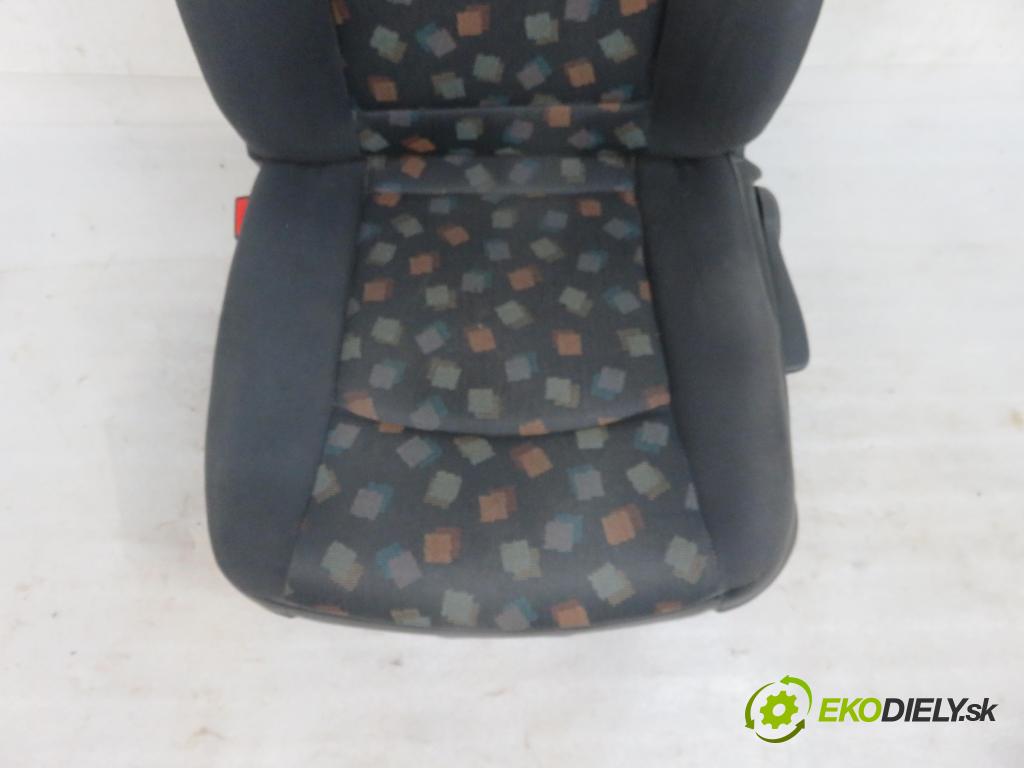 MERCEDES-BENZ VITO / MIXTO Skrzynia (W639) FURGON 2004 110,00 115 CDI 150 - OM 646.982 2148,00 Sedadlo šoféri