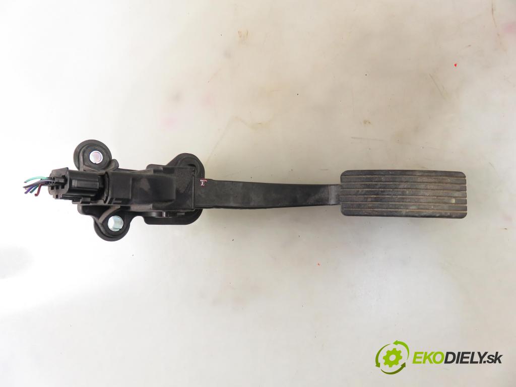 MITSUBISHI OUTLANDER III (GG_W, GF_W, ZJ) SUV 2014 60,00 2.0 Hybrid 4WD (GG2W) - Y61 0,00 Potenciometer plynu 1600A116 (Pedále)