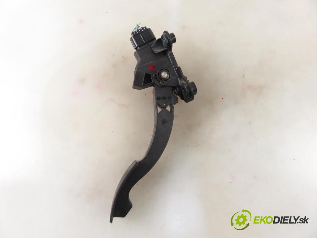 MITSUBISHI OUTLANDER III (GG_W, GF_W, ZJ) SUV 2014 60,00 2.0 Hybrid 4WD (GG2W) - Y61 0,00 Potenciometer plynu 1600A116 (Pedále)