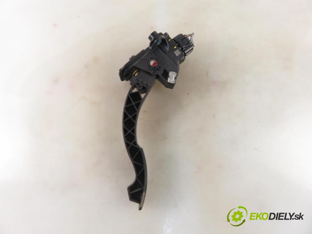 MITSUBISHI OUTLANDER III (GG_W, GF_W, ZJ) SUV 2014 60,00 2.0 Hybrid 4WD (GG2W) - Y61 0,00 Potenciometer plynu 1600A116 (Pedále)