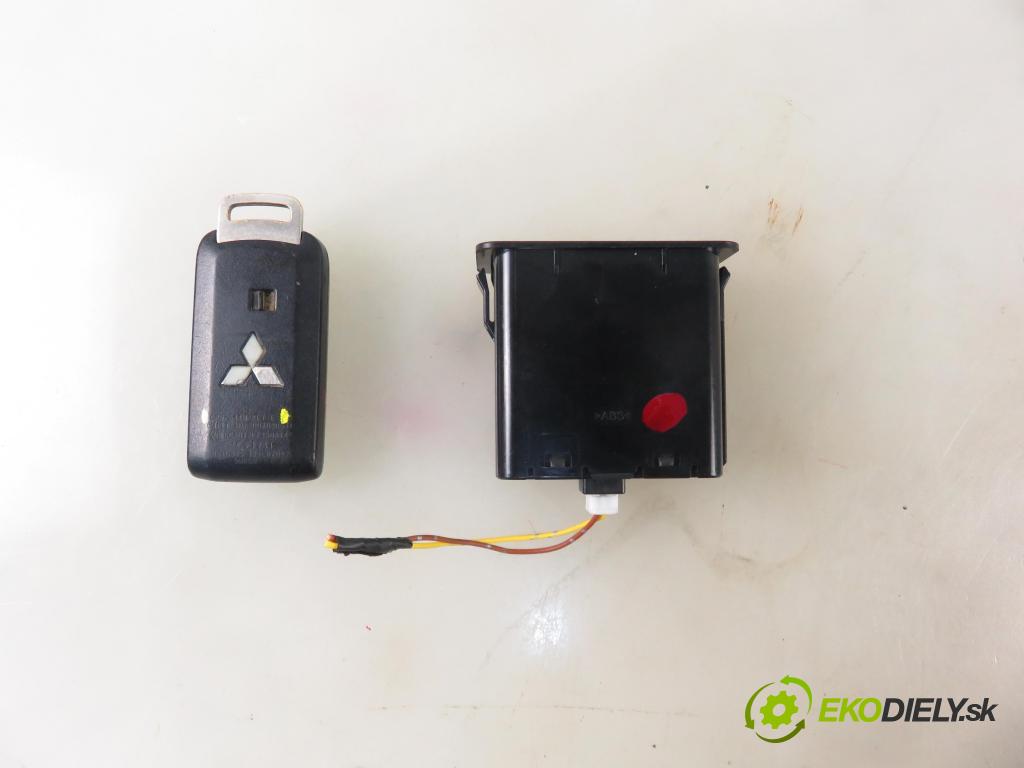 MITSUBISHI OUTLANDER III (GG_W, GF_W, ZJ) SUV 2014 60,00 2.0 Hybrid 4WD (GG2W) - Y61 0,00 spinačka G8D644MKEYE ; 8637B116 (Spínacie skrinky a kľúče)