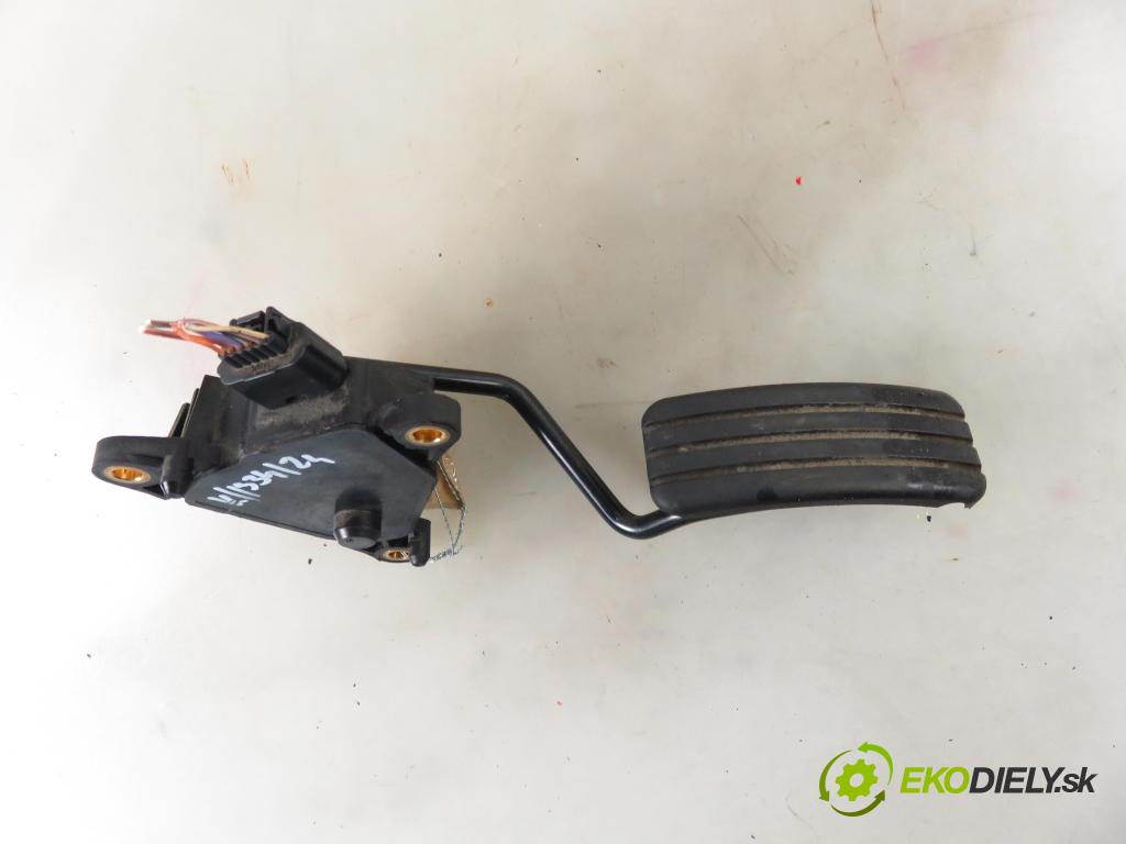 RENAULT SCENIC II (JM0/1_) MINIVAN 2007 110,00 2.0 dCi (JM1K) - M9R 721 1995,00 Potenciometer plynu 8200159647B (Pedále)