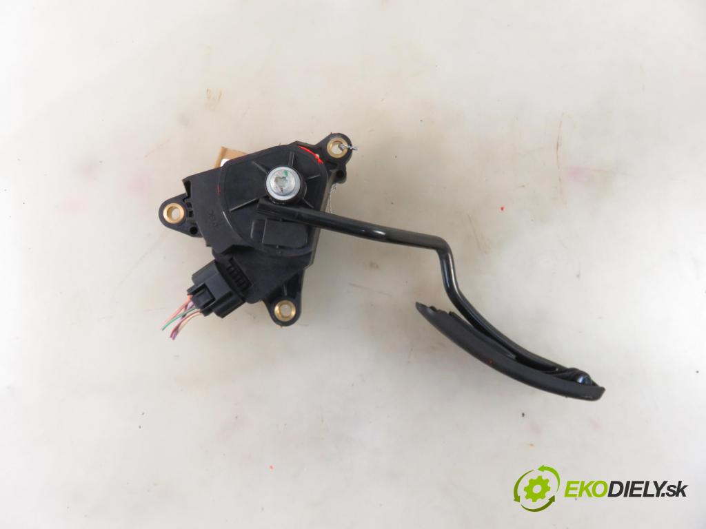 RENAULT SCENIC II (JM0/1_) MINIVAN 2007 110,00 2.0 dCi (JM1K) - M9R 721 1995,00 Potenciometer plynu 8200159647B (Pedále)