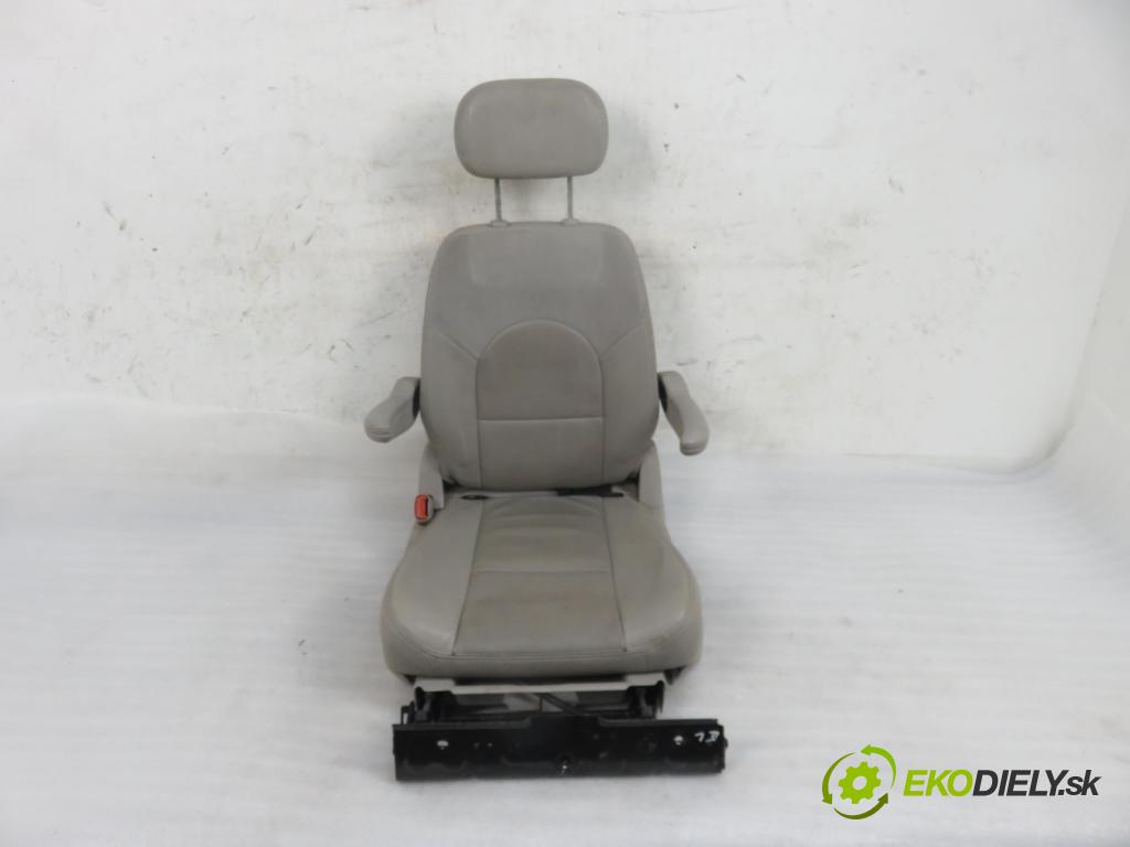 CHRYSLER VOYAGER IV (RG, RS) MINIVAN 2006 160,00 3.8 - EGH 3778,00 Sedadlo 2 rad ľavy