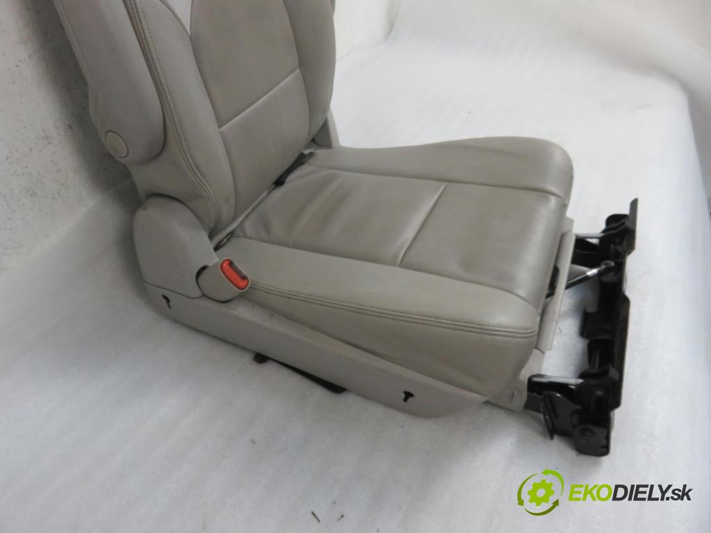 CHRYSLER VOYAGER IV (RG, RS) MINIVAN 2006 160,00 3.8 - EGH 3778,00 Sedadlo 2 rad ľavy