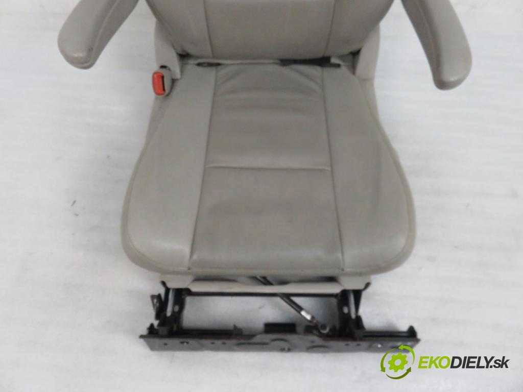 CHRYSLER VOYAGER IV (RG, RS) MINIVAN 2006 160,00 3.8 - EGH 3778,00 Sedadlo 2 rad ľavy