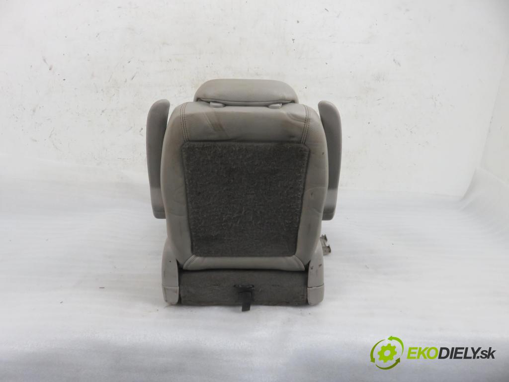 CHRYSLER VOYAGER IV (RG, RS) MINIVAN 2006 160,00 3.8 - EGH 3778,00 Sedadlo 2 rad pravy 