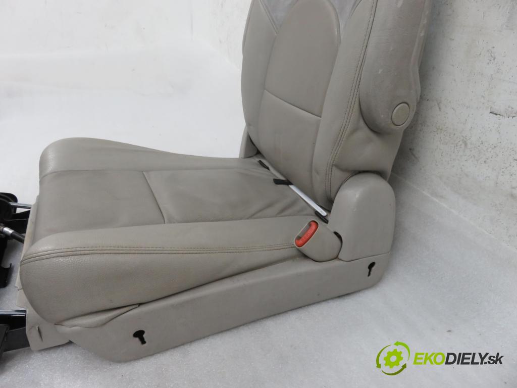 CHRYSLER VOYAGER IV (RG, RS) MINIVAN 2006 160,00 3.8 - EGH 3778,00 Sedadlo 2 rad pravy