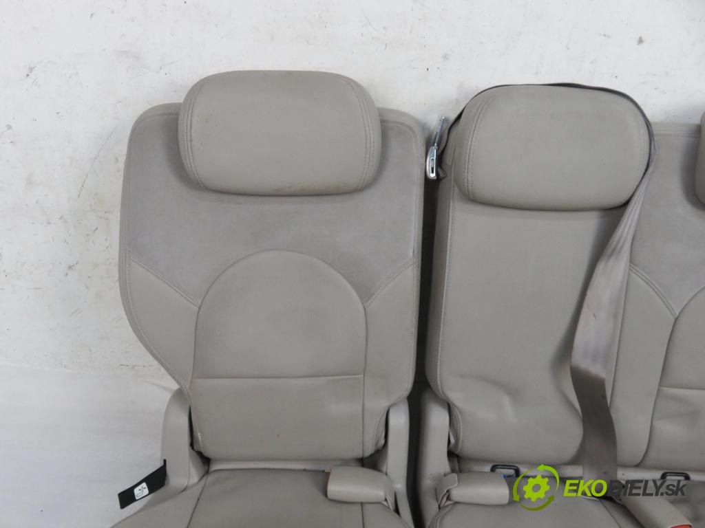 CHRYSLER VOYAGER IV (RG, RS) MINIVAN 2006 160,00 3.8 - EGH 3778,00 Sedadlá, sedačky Sedadlo