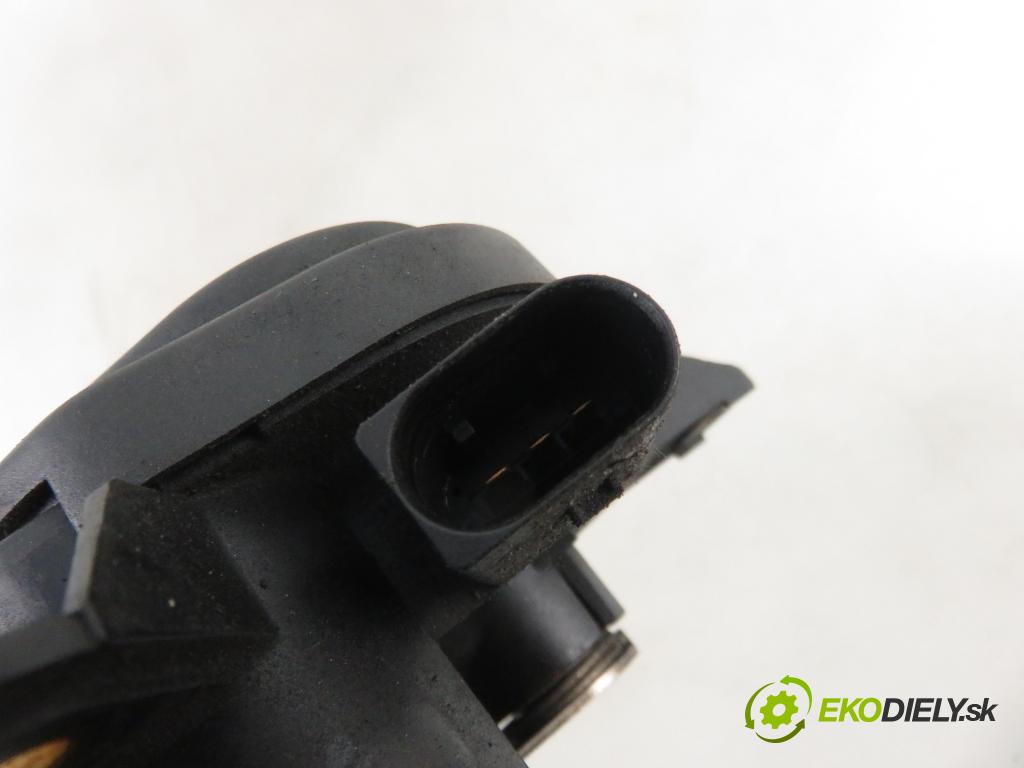 MERCEDES-BENZ KLASA E T-Model (S211) KOMBI 2004 130,00 E 270 T CDI 177 - OM 647.961 2685,00 nastavovač svod, potrubí 6111500794 ; 72264428 (Ostatní)