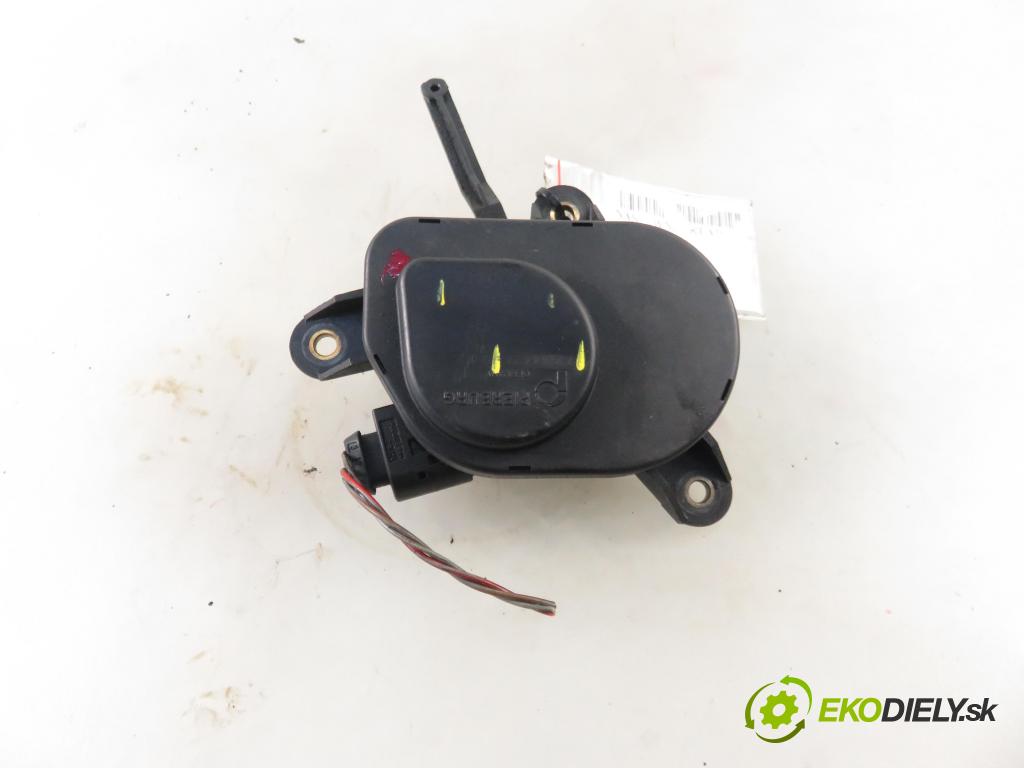 MERCEDES-BENZ KLASA E T-Model (S211) KOMBI 2004 130,00 E 270 T CDI 177 - OM 647.961 2685,00 nastavovač svod, potrubí 6111500794 ; 72264428 (Ostatní)