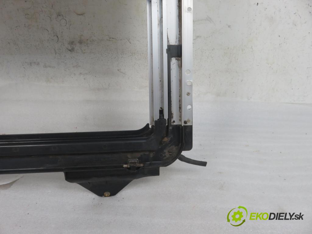 CHRYSLER VOYAGER IV (RG, RS) MINIVAN 2006 160,00 3.8 - EGH 3778,00 střešní okno  (Okna karoserie)