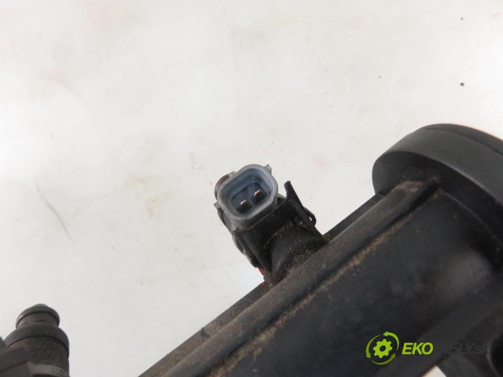 SEAT LEON (1P1) HB 2007 75,00 1.6 - BSE 1595,00 Lišta vstrekovacia 06A906031BT ; 06A133317AS (Vstrekovacie lišty)