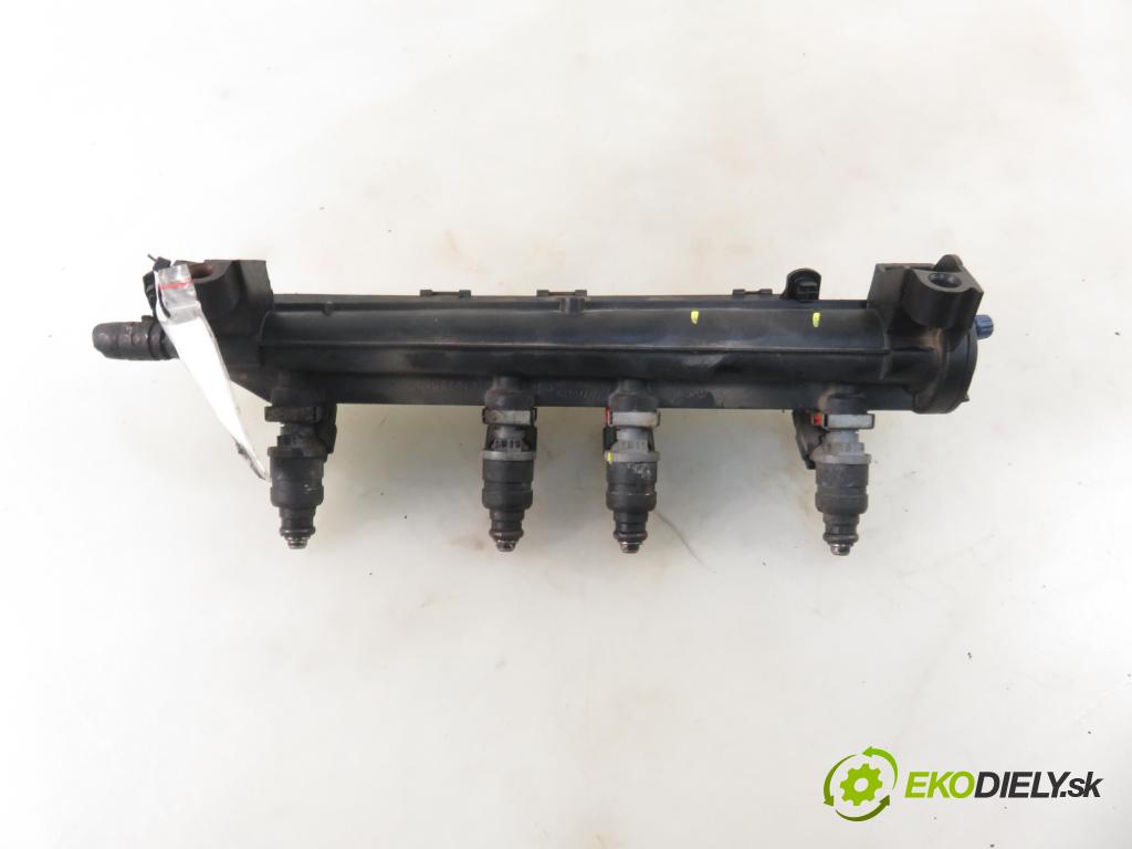 SEAT LEON (1P1) HB 2007 75,00 1.6 - BSE 1595,00 Lišta vstrekovacia 06A906031BT ; 06A133317AS (Vstrekovacie lišty)