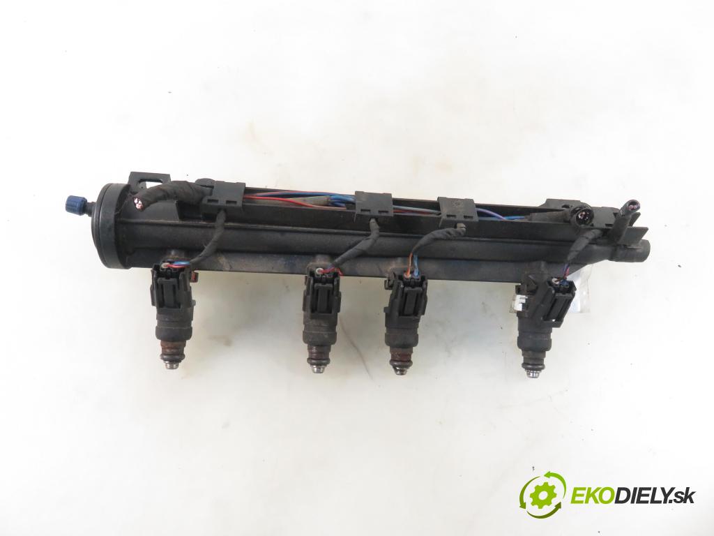 SEAT LEON (1P1) HB 2007 75,00 1.6 - BSE 1595,00 Lišta vstrekovacia 06A906031BT ; 06A133317AS (Vstrekovacie lišty)