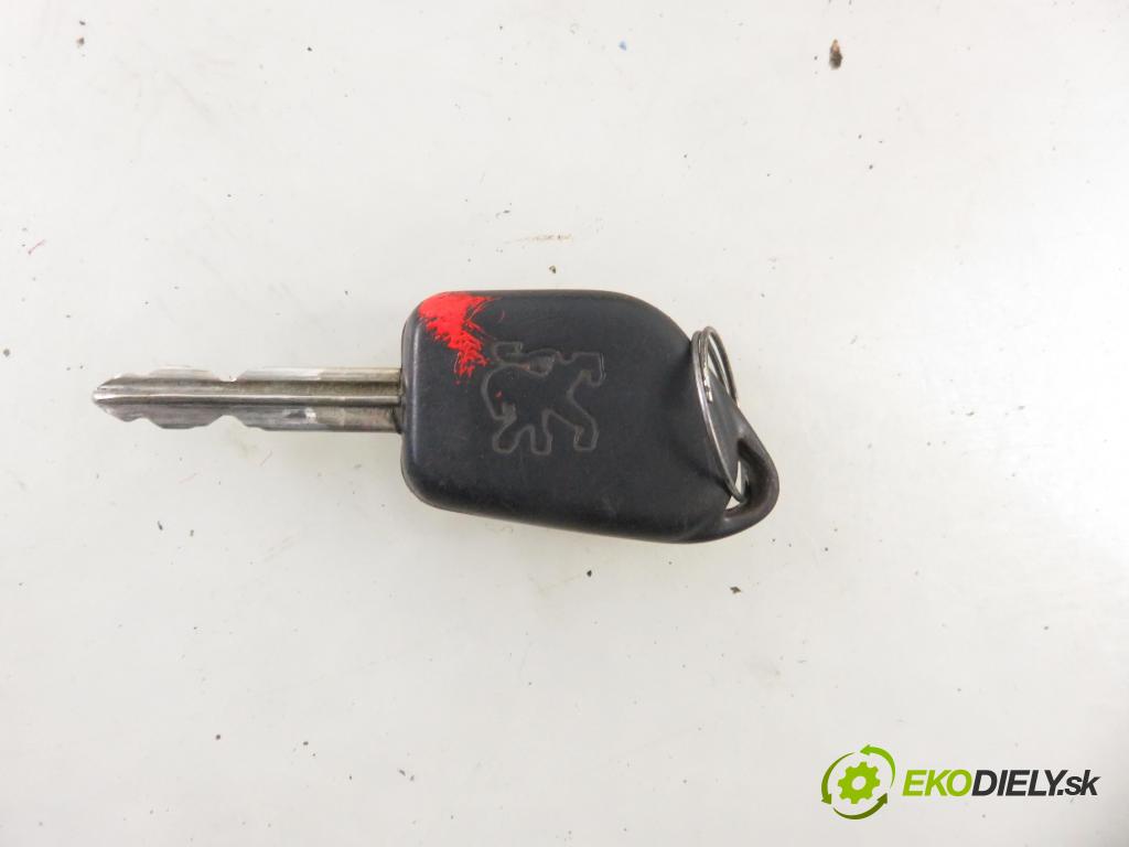 PEUGEOT PARTNER Skrzynia (5_, G_) KOMBIVAN 2004 51,00 1.9 D - WJY (DW8B) 1868,00 spinačka 9648445180 (Spínacie skrinky a kľúče)