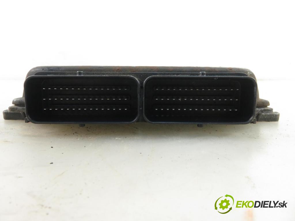 RENAULT SCENIC I (JA0/1_) HB 2002 102,00 2.0 16V RX4 139 - F4R 744 1998,00 řídící jednotka motora S110114000B ; 8200057536 ; 8200029658