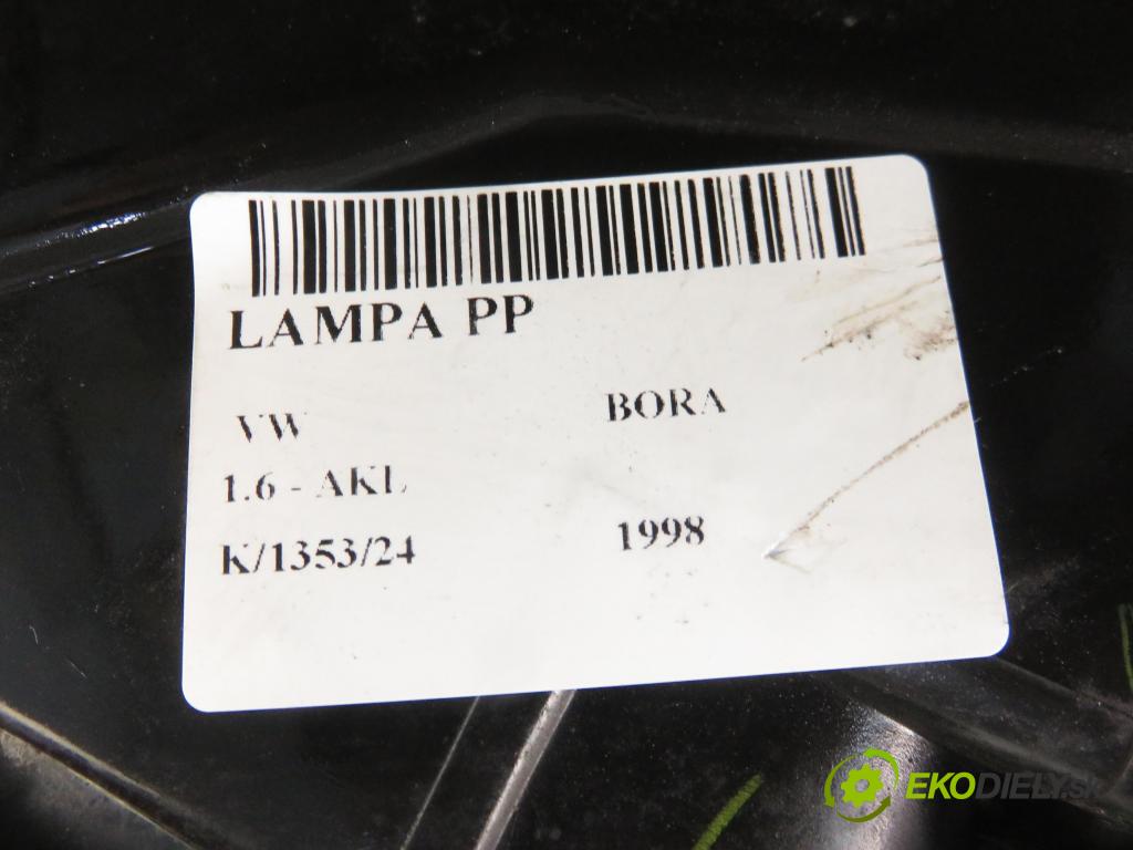VW BORA (1J2) SEDAN 1998 74,00 1.6 - AKL 1595,00 Svetlo PP