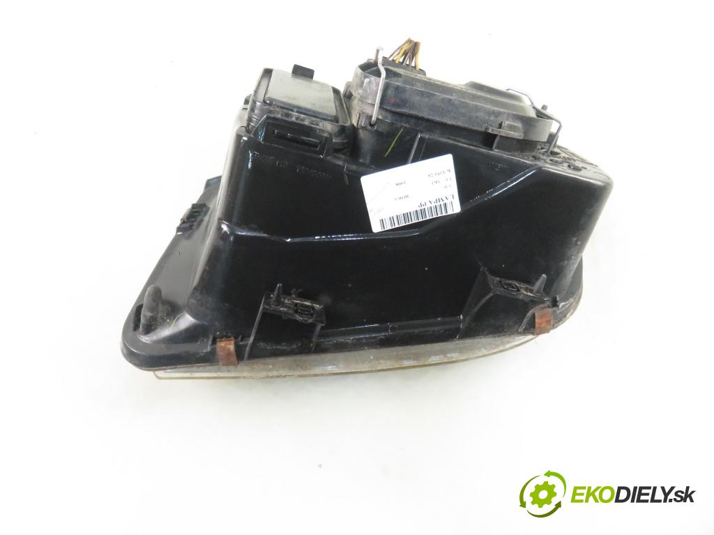 VW BORA (1J2) SEDAN 1998 74,00 1.6 - AKL 1595,00 Svetlo PP