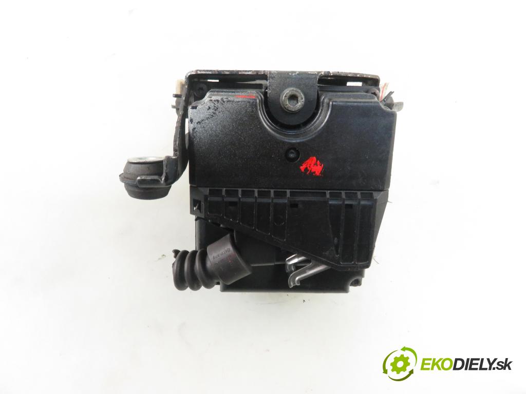 AUDI A4 (8D2, B5) SEDAN 1997 92,00 1.8 20V 125 quattro - ADR 1781,00 Pumpa ABS 8D0614111D ; 0265218020 (Pumpy ABS)