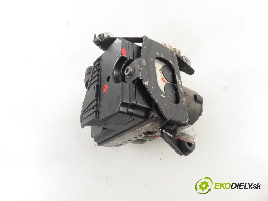 AUDI A4 (8D2, B5) SEDAN 1997 92,00 1.8 20V 125 quattro - ADR 1781,00 Pumpa ABS 8D0614111D ; 0265218020 (Pumpy ABS)