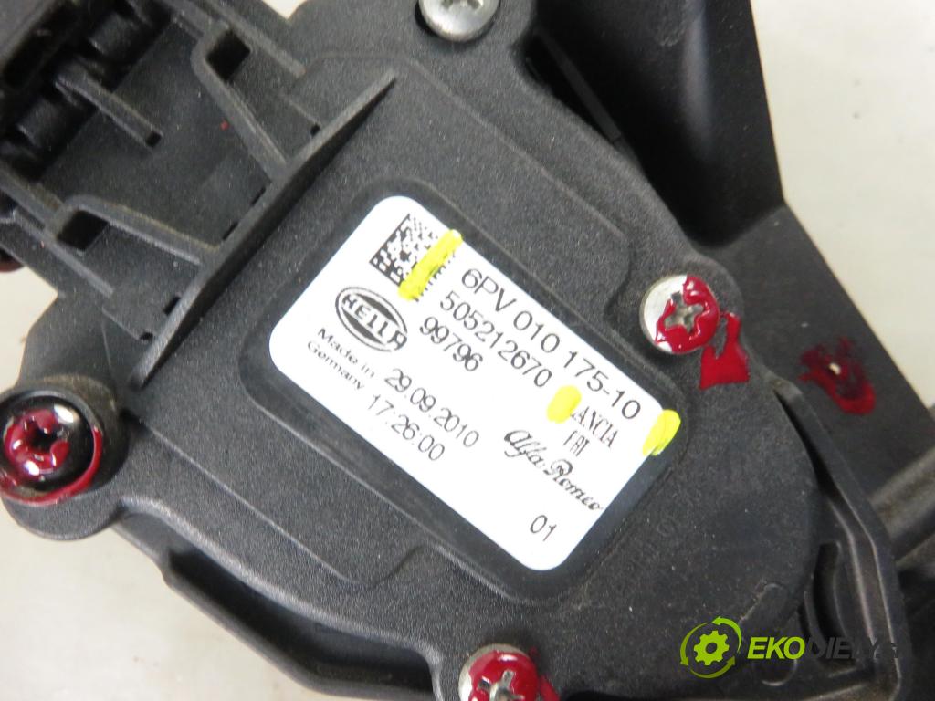 ALFA ROMEO GIULIETTA (940_) HB 2011 77,00 1.6 JTDM (940FXD1A) - 940 A3.000 1598,00 Potenciometer plynu 505212670 ; 6PV01017510 (Pedále)