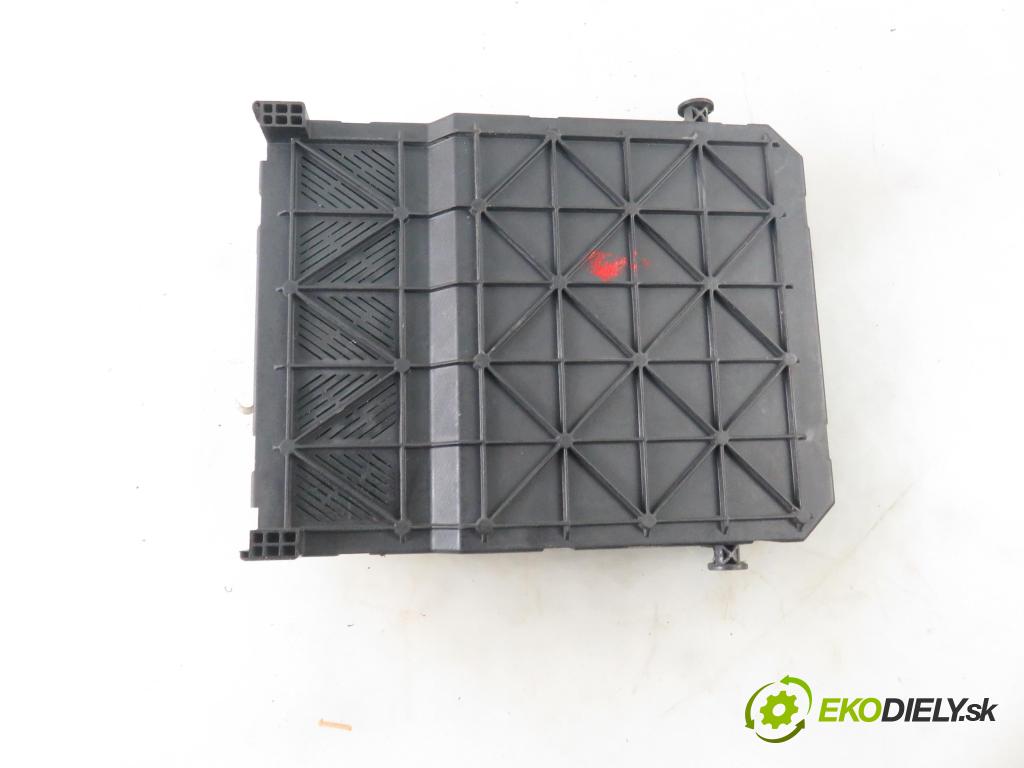 PEUGEOT PARTNER Skrzynia (5_, G_) KOMBIVAN 2004 51,00 1.9 D - WJY (DW8B) 1868,00 MODUL BSI S118085320C ; 9652474680