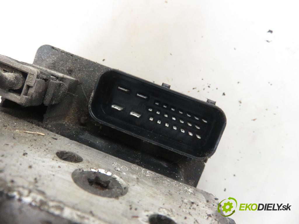 VW GOLF IV (1J1) HB 1999 55,00 1.4 16V 75 - AKQ 1390,00 Pumpa ABS 1J0907379P ; 1J0614117D ; 10094903313 (Pumpy ABS)