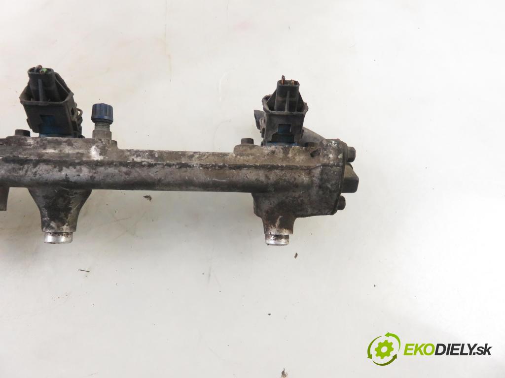 FORD GALAXY (WGR) MINIVAN 2001 85,00 2.0 i DOHC 116 - NSE 1998,00 Lišta vstrekovacia 95WF9D280BA (Vstrekovacie lišty)