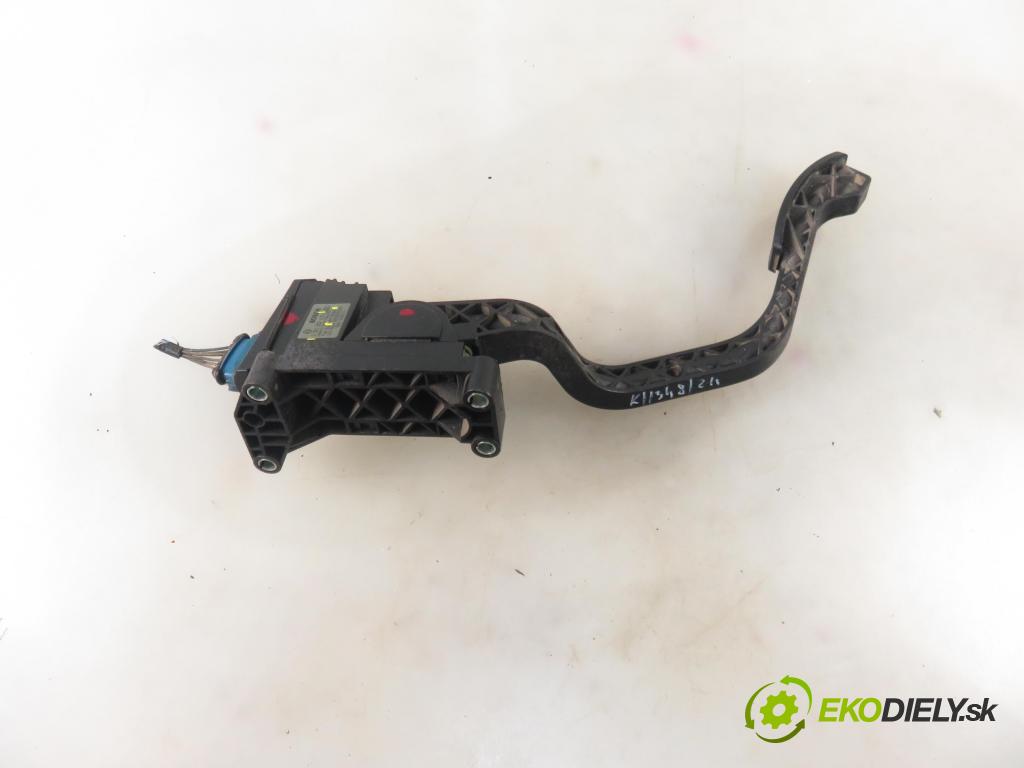 FIAT DOBLO Cargo (223_) FURGON 2005 55,00 1.3 D Multijet - 199 A2.000 1248,00 Potenciometer plynu 46778586 ; 0281002415 (Pedále)