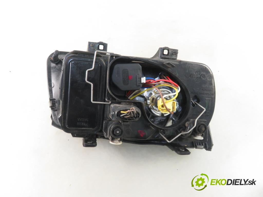 VW BORA (1J2) SEDAN 1998 74,00 1.6 - AKL 1595,00 Svetlo LP