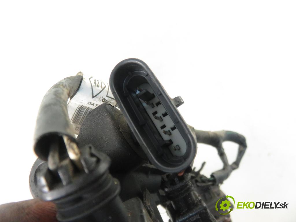 RENAULT CLIO III (BR0/1, CR0/1) HB 2006 55,00 1.2 16V 1149,00 Lišta vstrekovacia 8200286064 ; 8200292590 ; 0280158046 (Vstrekovacie lišty)