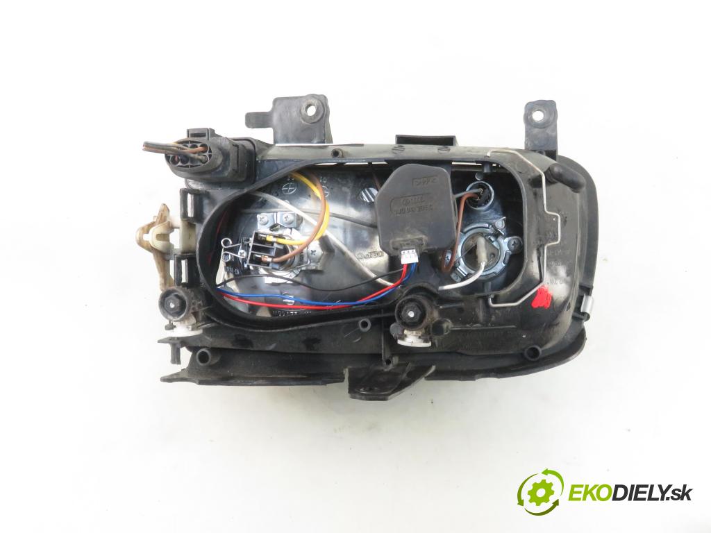 VW POLO (6N2) HB 2001 37,00 1.0 MPI 50 - AUC 999,00 Svetlo PP
