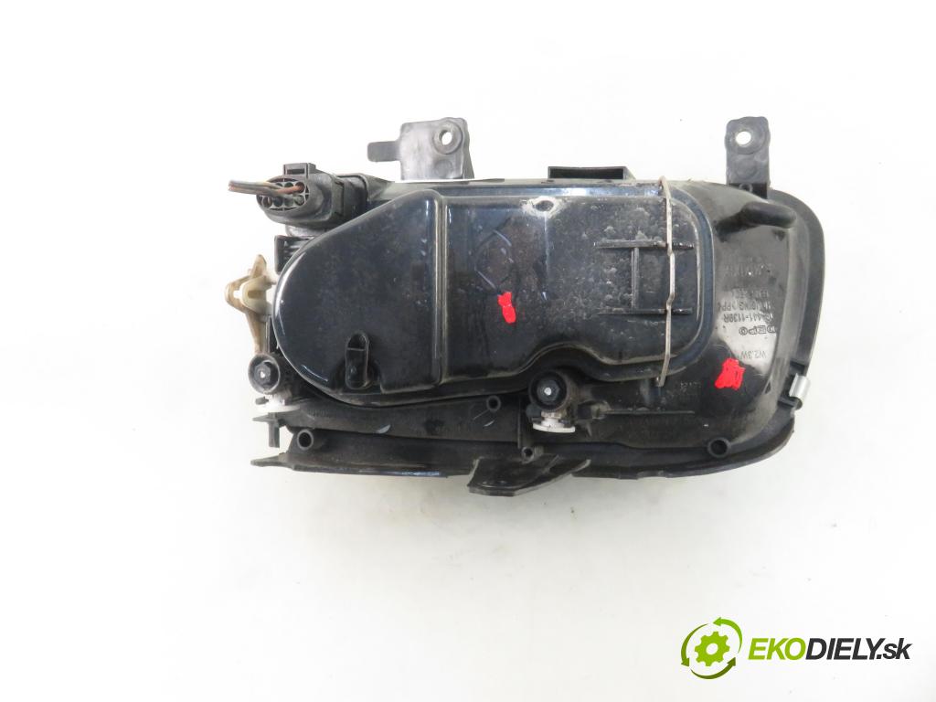 VW POLO (6N2) HB 2001 37,00 1.0 MPI 50 - AUC 999,00 Svetlo PP