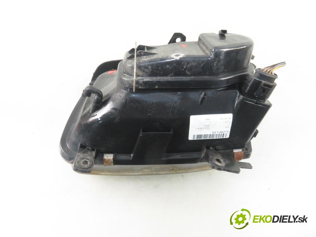 VW POLO (6N2) HB 2001 37,00 1.0 MPI 50 - AUC 999,00 Svetlo PP