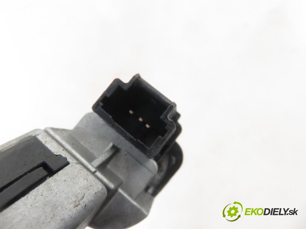 PEUGEOT 308 SW KOMBI 2008 110,00 1.6 16V - 5FX (EP6DT) 1598,00 spinačka 36410600 ; 9663123280 (Spínacie skrinky a kľúče)