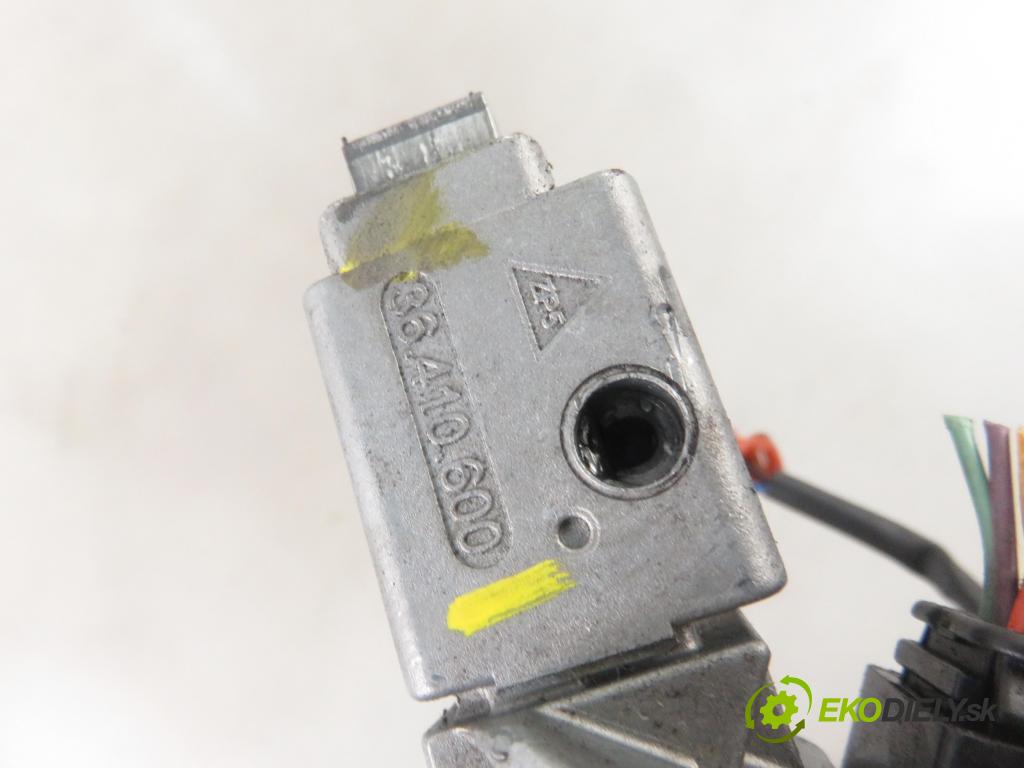 PEUGEOT 308 SW KOMBI 2008 110,00 1.6 16V - 5FX (EP6DT) 1598,00 spinačka 36410600 ; 9663123280 (Spínacie skrinky a kľúče)