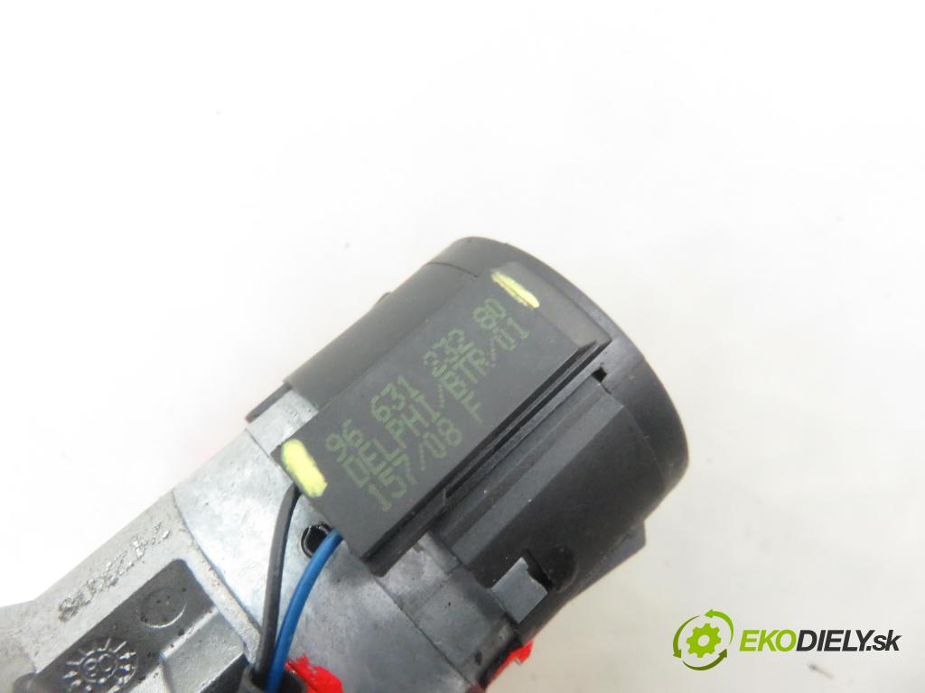 PEUGEOT 308 (4A_, 4C_) HB 2008 66,00 1.6 HDi 90 - 9HX (DV6ATED4) 1560,00 spinačka 9663123280 (Spínacie skrinky a kľúče)