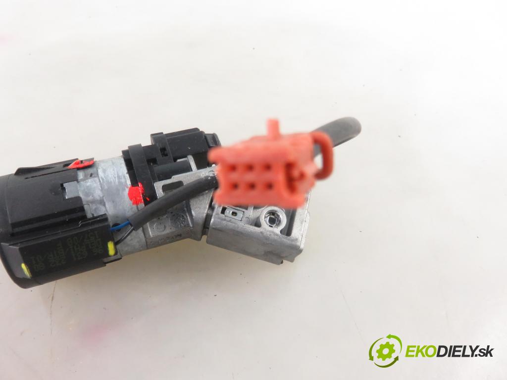 PEUGEOT 308 (4A_, 4C_) HB 2008 66,00 1.6 HDi 90 - 9HX (DV6ATED4) 1560,00 spinačka 9663123280 (Spínacie skrinky a kľúče)