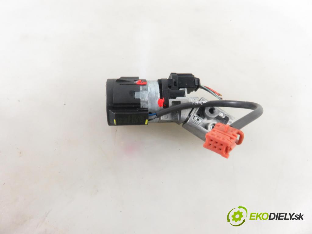 PEUGEOT 308 (4A_, 4C_) HB 2008 66,00 1.6 HDi 90 - 9HX (DV6ATED4) 1560,00 spinačka 9663123280 (Spínacie skrinky a kľúče)