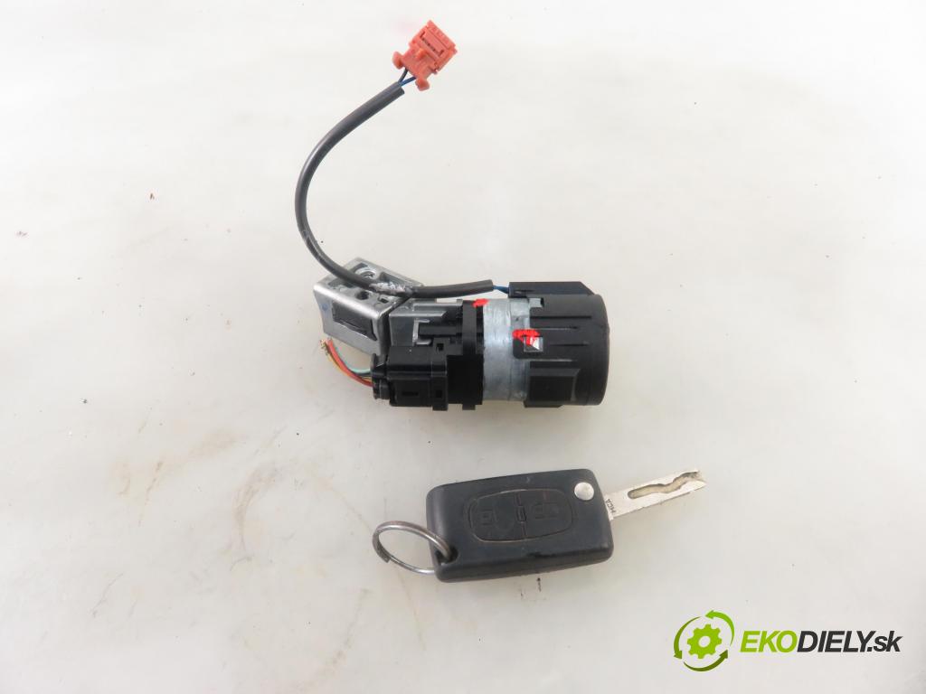 PEUGEOT 308 (4A_, 4C_) HB 2008 66,00 1.6 HDi 90 - 9HX (DV6ATED4) 1560,00 spinačka 9663123280 (Spínacie skrinky a kľúče)