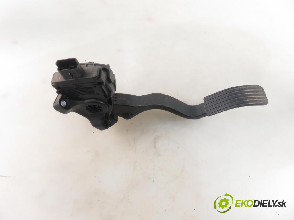 PEUGEOT 308 (4A_, 4C_) HB 2008 66,00 1.6 HDi 90 - 9HX (DV6ATED4) 1560,00 Potenciometer plynu 968153038000 ; 6PV00908301 (Pedále)