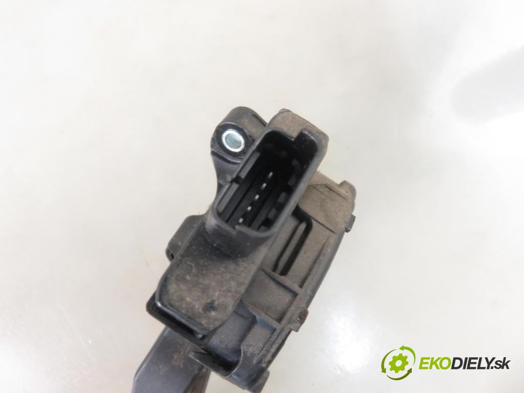 PEUGEOT 308 (4A_, 4C_) HB 2008 66,00 1.6 HDi 90 - 9HX (DV6ATED4) 1560,00 Potenciometer plynu 968153038000 ; 6PV00908301 (Pedále)