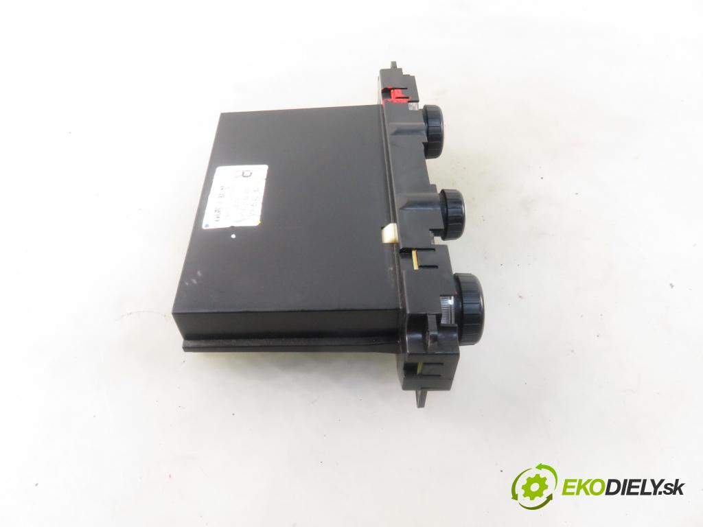 MITSUBISHI OUTLANDER I (CU_W) SUV 2007 100,00 2.0 (CU2W) - 4G63 (DOHC 16V) 1997,00 Panel kúrenia KLIMATIZACE: MR979972HA