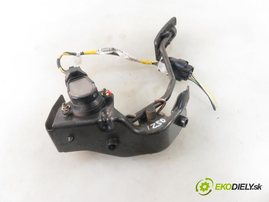 TOYOTA AVENSIS Kombi (_T25_) KOMBI 2004 85,00 2.0 D-4D 116 - 1CD-FTV 1995,00 Potenciometer plynu 8928152021 ; 1983003041 (Pedále)