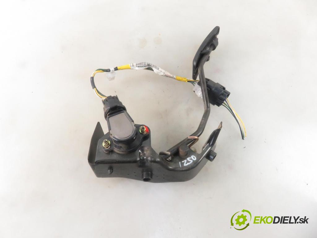 TOYOTA AVENSIS Kombi (_T25_) KOMBI 2004 85,00 2.0 D-4D 116 - 1CD-FTV 1995,00 Potenciometer plynu 8928152021 ; 1983003041 (Pedále)